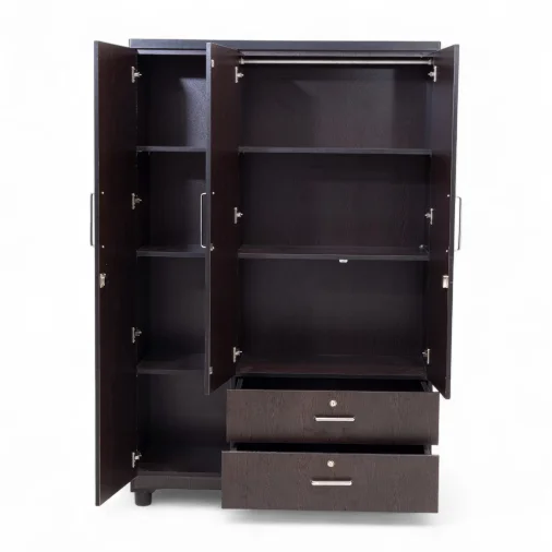 6x4 3 door wardrobe (w.o.m)